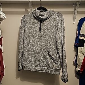 Long sleeve sweatshirt - size small